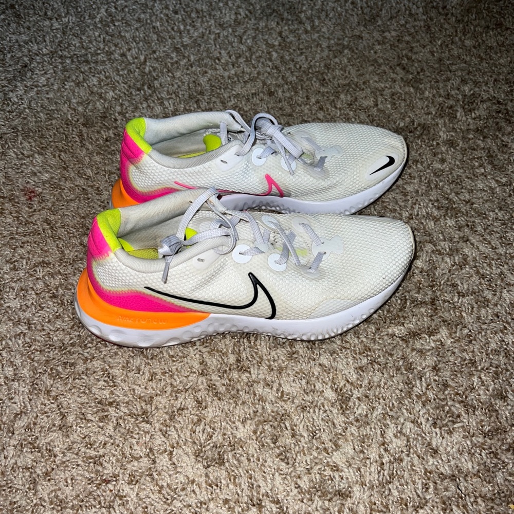 Womens Nike Renew